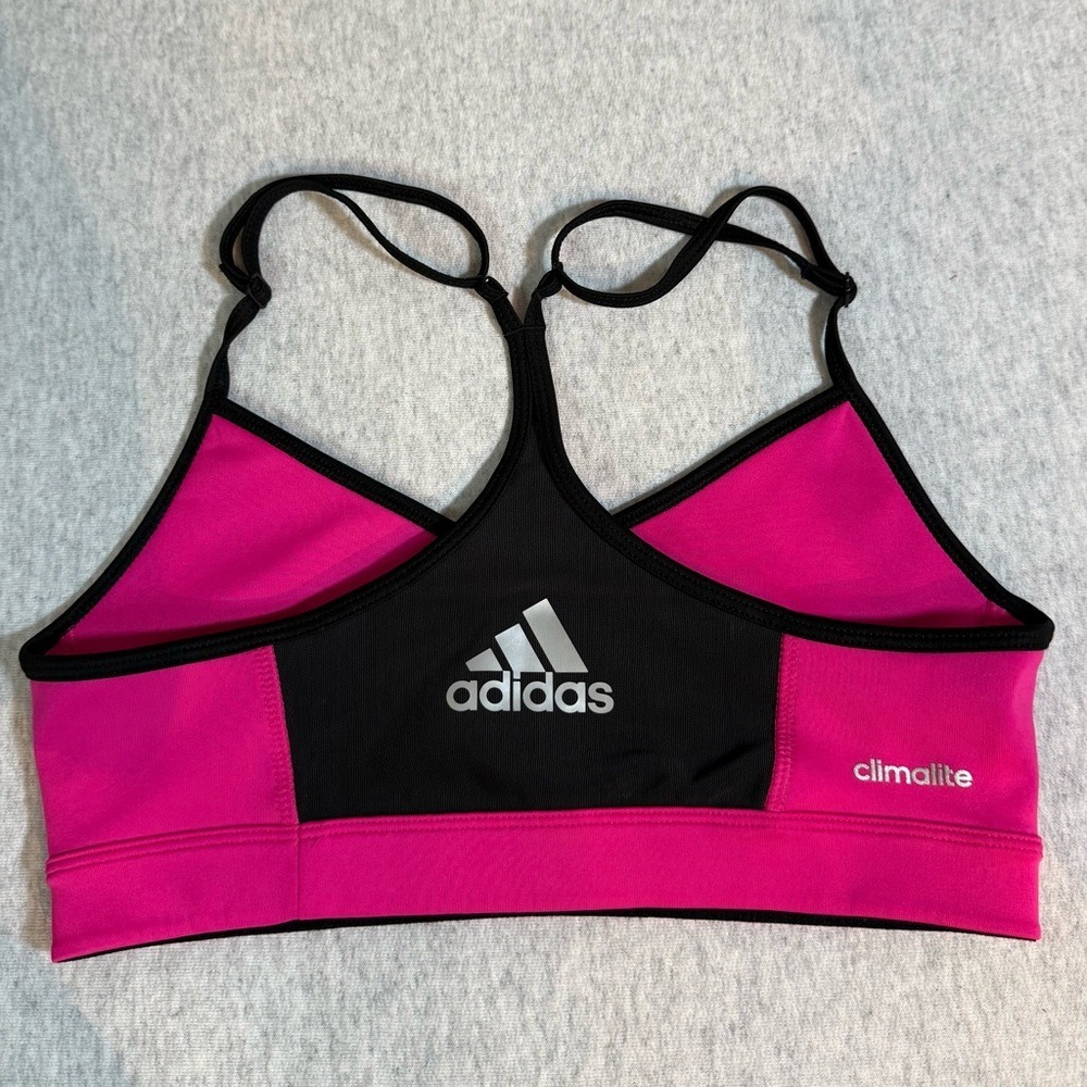 Adidas Climacool Women's Sports Bra‎ Pink & Black 🏃♀️
fast